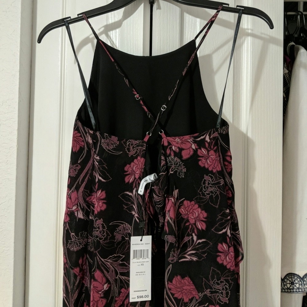 Dress. - Picture 2 of 3